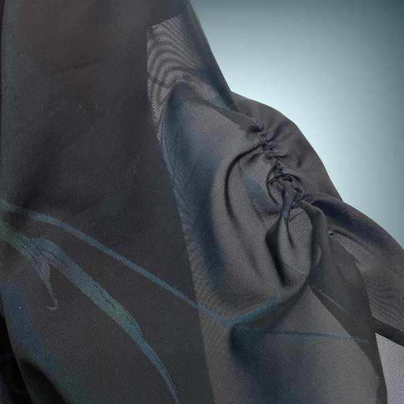 ドレープ際立つ 着物ガウン 裾袖クシュ 絽  着物リメイク 和柄男女兼用 フリーサイズ K60304 12枚目の画像