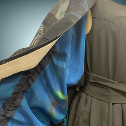 ドレープ際立つ 着物ガウン 裾袖クシュ 絽  着物リメイク 和柄男女兼用 フリーサイズ K60304 13枚目の画像