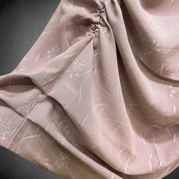 ドレープ際立つ 着物ガウン 裾袖クシュ 絽  着物リメイク 和柄男女兼用 フリーサイズ K6302 5枚目の画像
