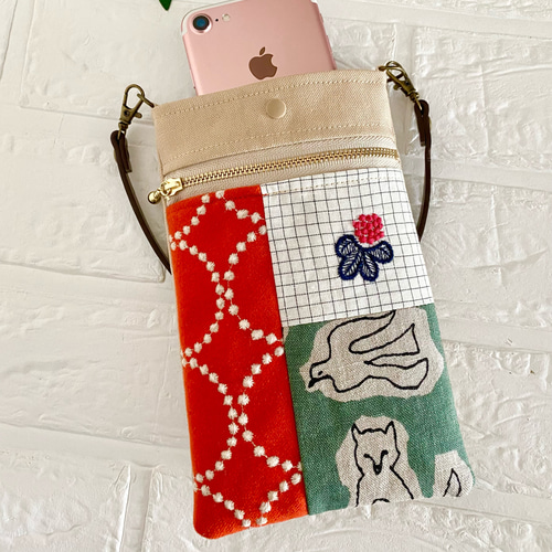 完成品✨スマホポシェット パッチワーク　 ミナペルホネン ミナペルホネン パッチワーク スマホポーチ minaperhonen スマホ