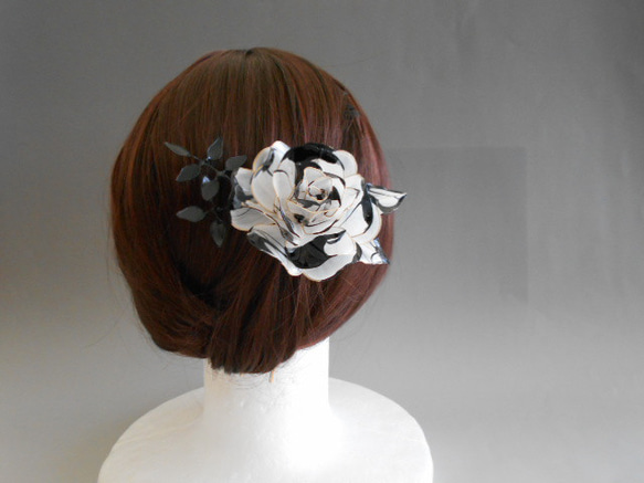 花簪　薔薇・バラ（黒＆白）髪飾り 7枚目の画像