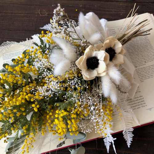 ミモザとユーカリナチュラルドライフラワースワッグ