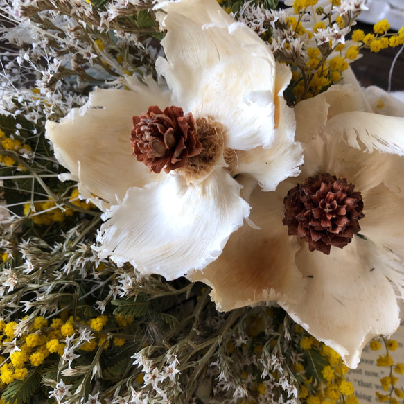 「ミモザとパームフラワー、パンパスグラスのスワッグ」ドライフラワースワッグ　花束 2枚目の画像