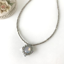 Dモチーフ ネックレス クリスタルビーズ スクエア モチーフ クリスタルガラスの 一連ネックレス シルバー色