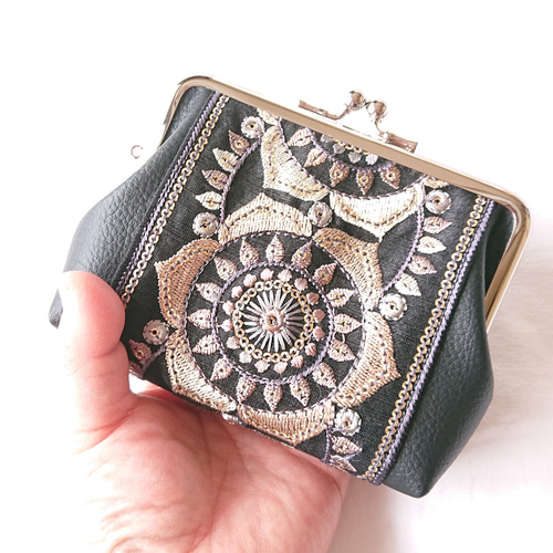 シックな大人がま口 財布 インド刺繍リボン カードポケット2つ