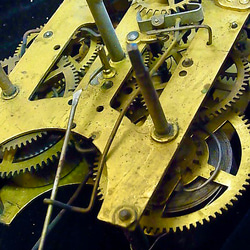 本物志向。戦前に製造された、柱時計の機械です。h -210 3枚目の画像