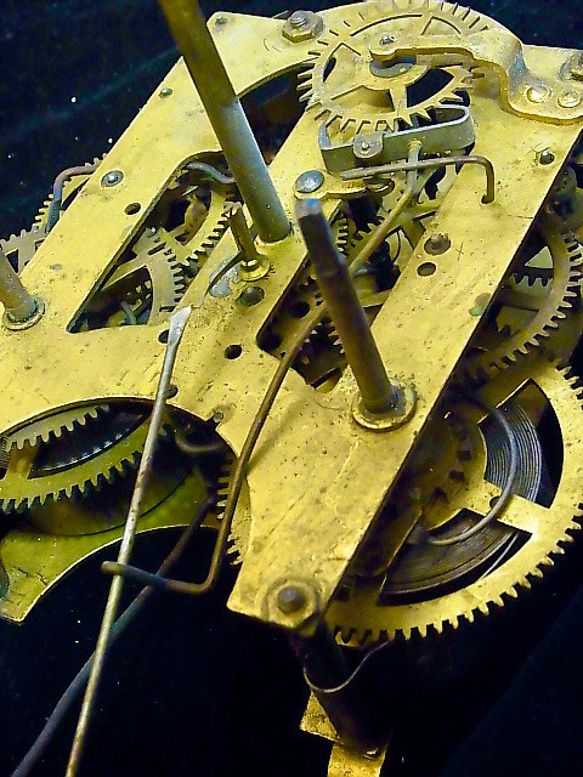本物志向。戦前に製造された、柱時計の機械です。h -210 3枚目の画像