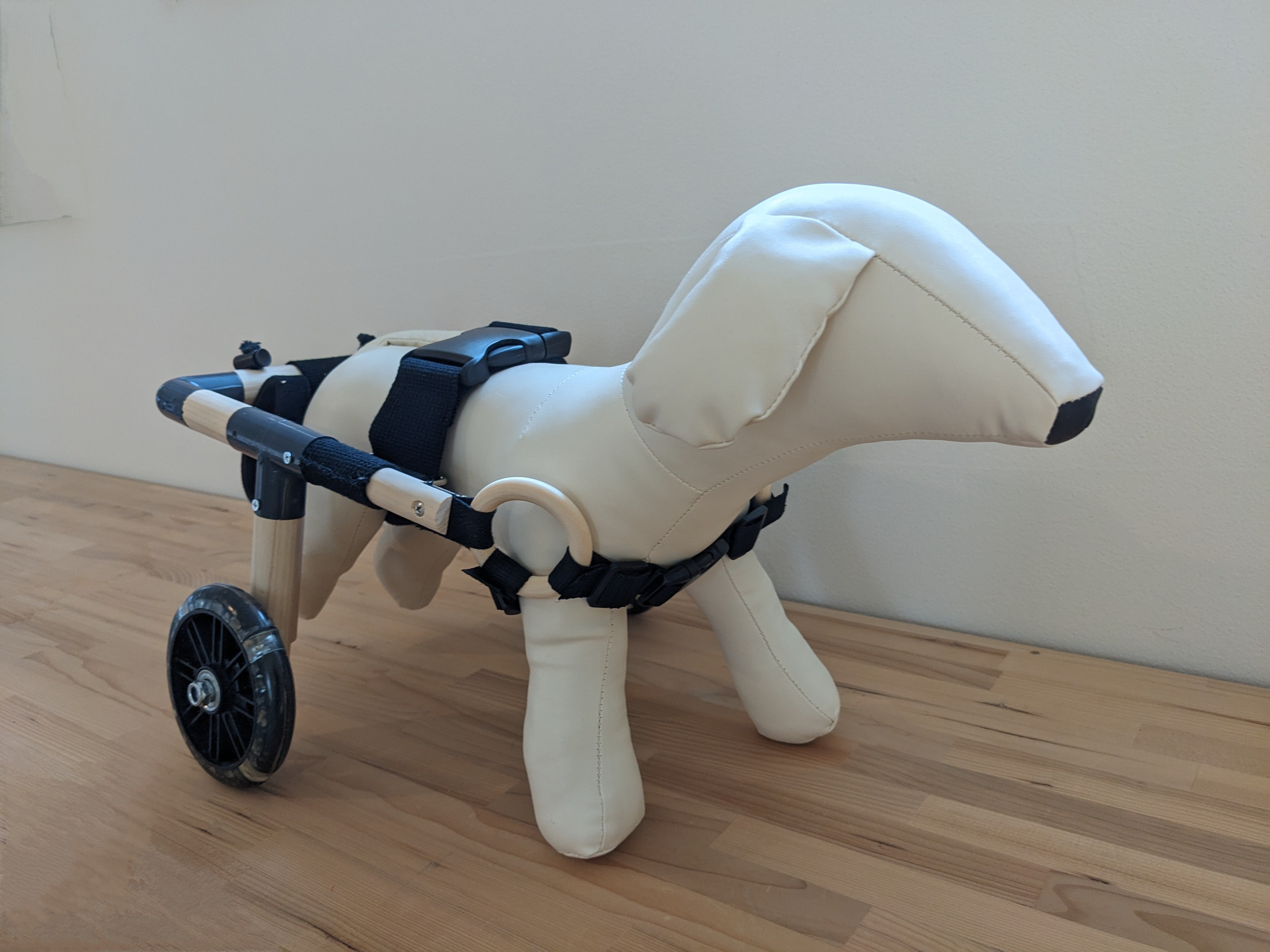 動物介護士が作る【木製の小型犬用車椅子】 15,000円