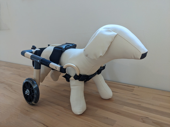 動物介護士が作る【木製の小型犬用車椅子】 ペット服