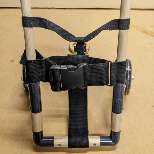動物介護士が作る【木製の小型犬用車椅子】 ペット服