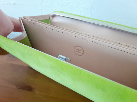 天溝押し口の長財布＊がま口＊鹿革ヌバック＊[アップルグリーン] シワ 色ムラなどもございますが