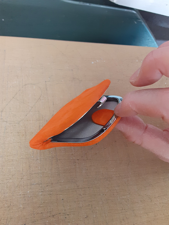 天溝押し口の長財布＊がま口＊鹿革ヌバック＊[アップルグリーン] シワ 色ムラなどもございますが