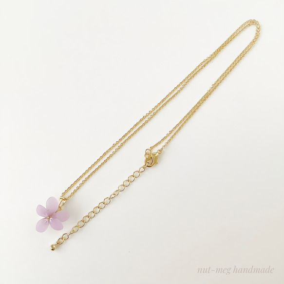 紫のスミレのネックレス(マット) 2枚目の画像