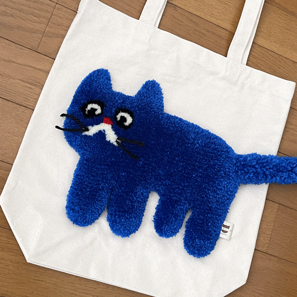 ★にゃんバッグ★　帆布のトートバッグにかわいいにゃんラグ付けちゃいました♪♪