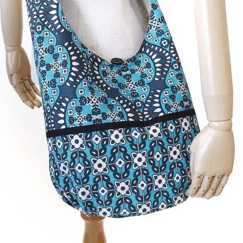 アフリカ布のショルダーバッグ（チューリップ）カンガ 斜めがけ たすき