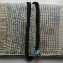 ７６５１　色大島紬の着物で作った和風財布・ポーチ　＃送料無料 1枚目の画像