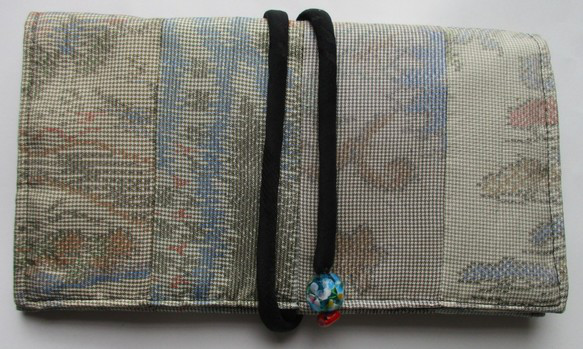 ７６５１　色大島紬の着物で作った和風財布・ポーチ　＃送料無料 1枚目の画像