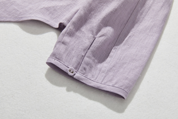 簡潔精緻的亞麻襯衫，100%亞麻布料製成。長袖，紫色。產品編號：240316-2 第7張的照片