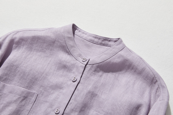簡潔精緻的亞麻襯衫，100%亞麻布料製成。長袖，紫色。產品編號：240316-2 第2張的照片