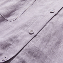 簡潔精緻的亞麻襯衫，100%亞麻布料製成。長袖，紫色。產品編號：240316-2 第5張的照片