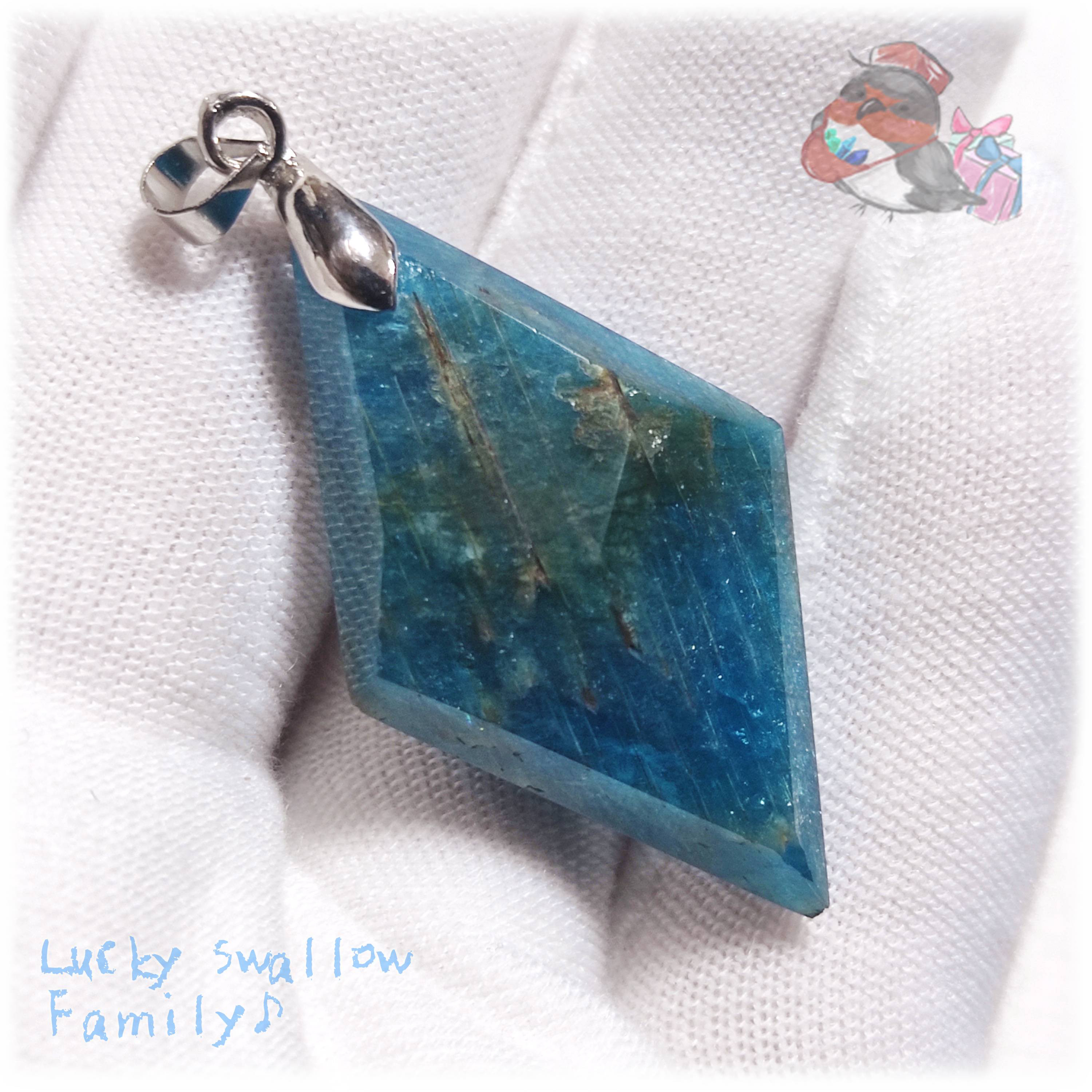 ブルーアパタイト 燐灰石 マダガスカル産 ファセットカット ペンダント ネックレス apatite No.6131