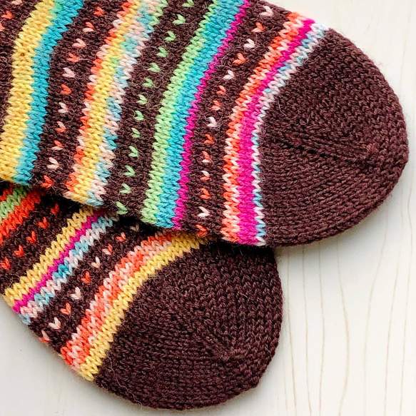 つぶハートが可愛い レトロポップな手編み靴下 5枚目の画像