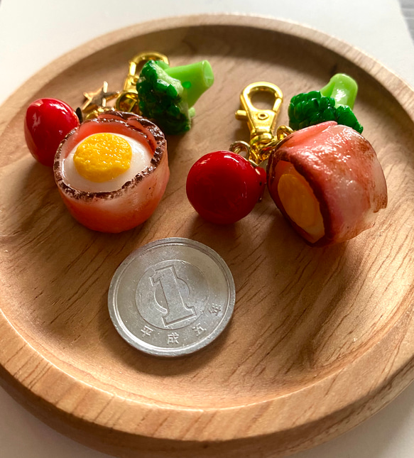 ベーコン巻き　トマト　チャーム　フェイクフード　ミニチュア　フェイクスイーツ　食品サンプル 4枚目の画像