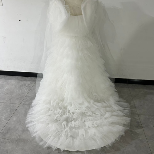 豪華！ウエディングドレス ベアトップ 姫袖 プリンセスライン 柔らかく  