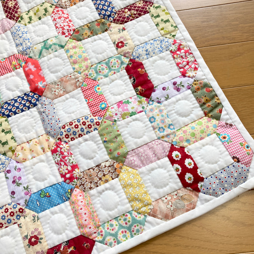 パッチワークキルトタペストリー ラティスのパッチワークタペストリー パッチワークキルトタペストリー