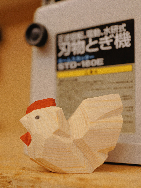愛い　木彫りの  雄鶏  バスウッド　置物 ギフト　プレゼント　ギフトラッピング 7枚目の画像