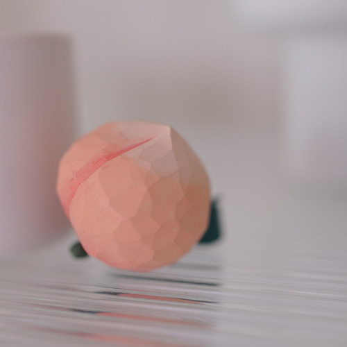 愛い 木彫りの 桃 置物 ギフト プレゼント ギフトラッピング その他