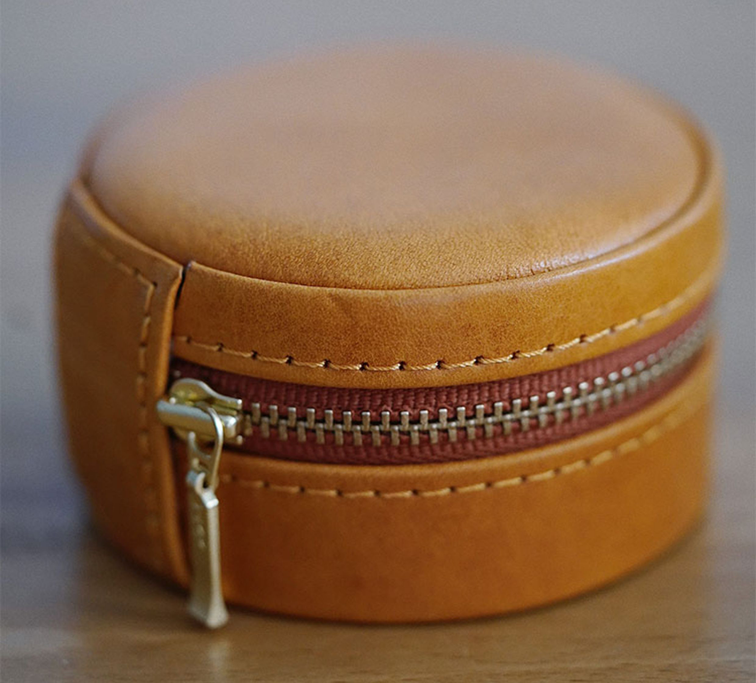 超便利で可愛らしい丸型本革アクセサリー収納ボックス