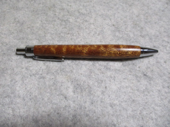 沙沈金絲楠木　キルト杢　キヌカオイル仕上げ　木軸ボールペン　超希少材　 2枚目の画像