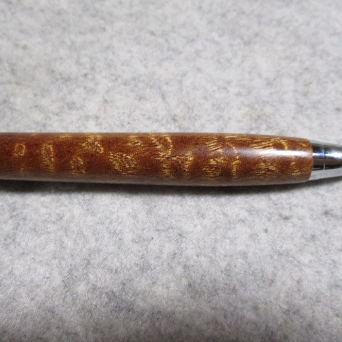 沙沈金絲楠木 キルト杢 キヌカオイル仕上げ 木軸ボールペン 超