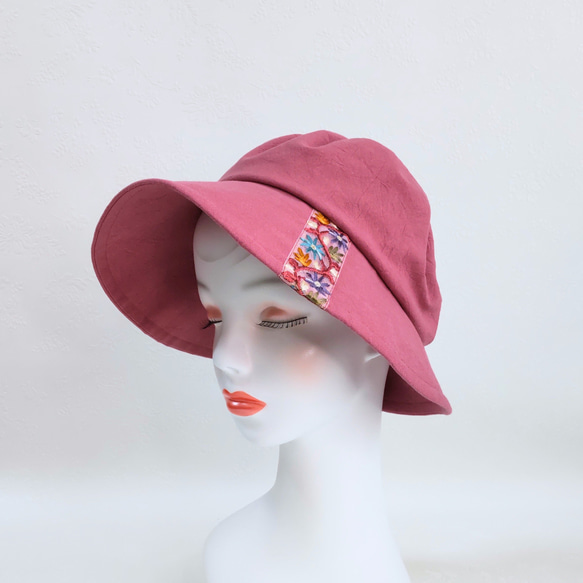 Sサイズ 小さい 小柄な人のつば広帽子:ローズ ピンク サイズ調整付き インド刺繍リボン 春帽子 母の日 プレゼント 1枚目の画像
