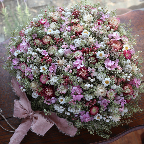 45cm) マメグンバイナズナとピンクの小花のお花畑スワッグ/ドライ 