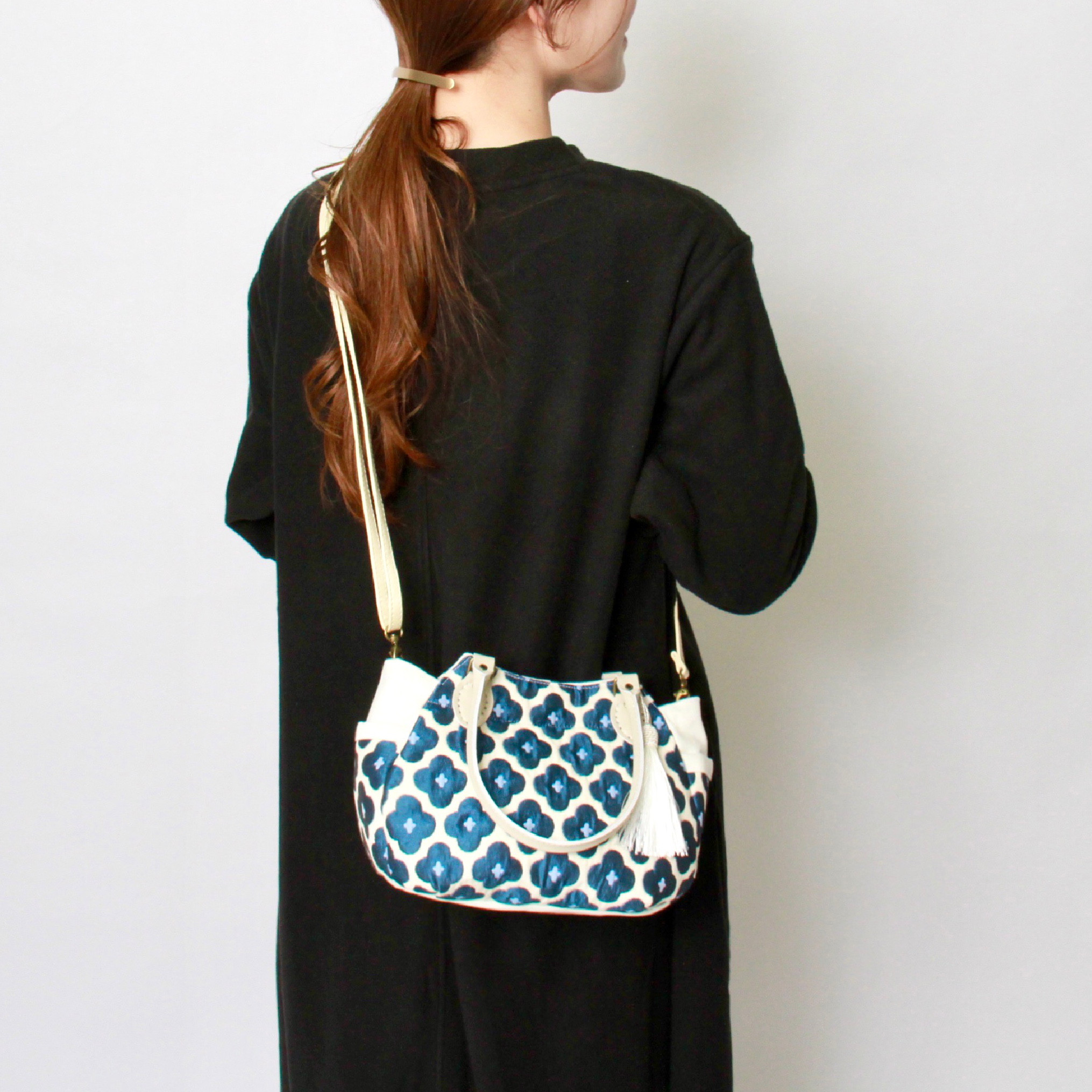 フランス産インポートファブリックと帆布のころんと2WAYショルダーバッグ【BIGBANG/NAVY】Sサイズ 11,800円