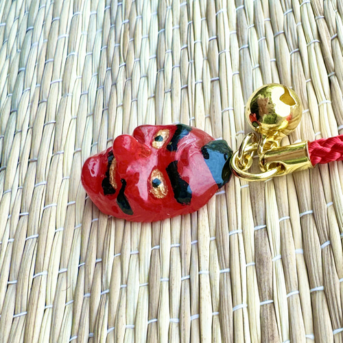 『天狗面に子供』 根付 　　（提げ物 /緒締め /帯留め /Netsuke） 天狗面 根付 帯飾り 面屋 縁日 浴衣 池波屋 通販 17408145｜Creema