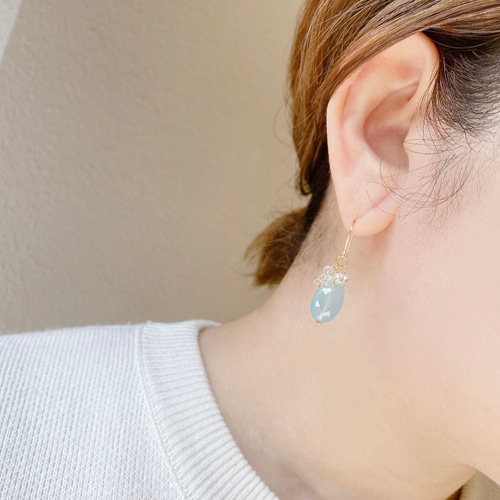 シーブルーカルセドニーのペアシェイプカットピアス》 | yasaca