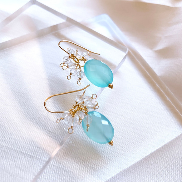 14kgf】シーブルーカルセドニーとクリスタルのピアス／イヤリング  