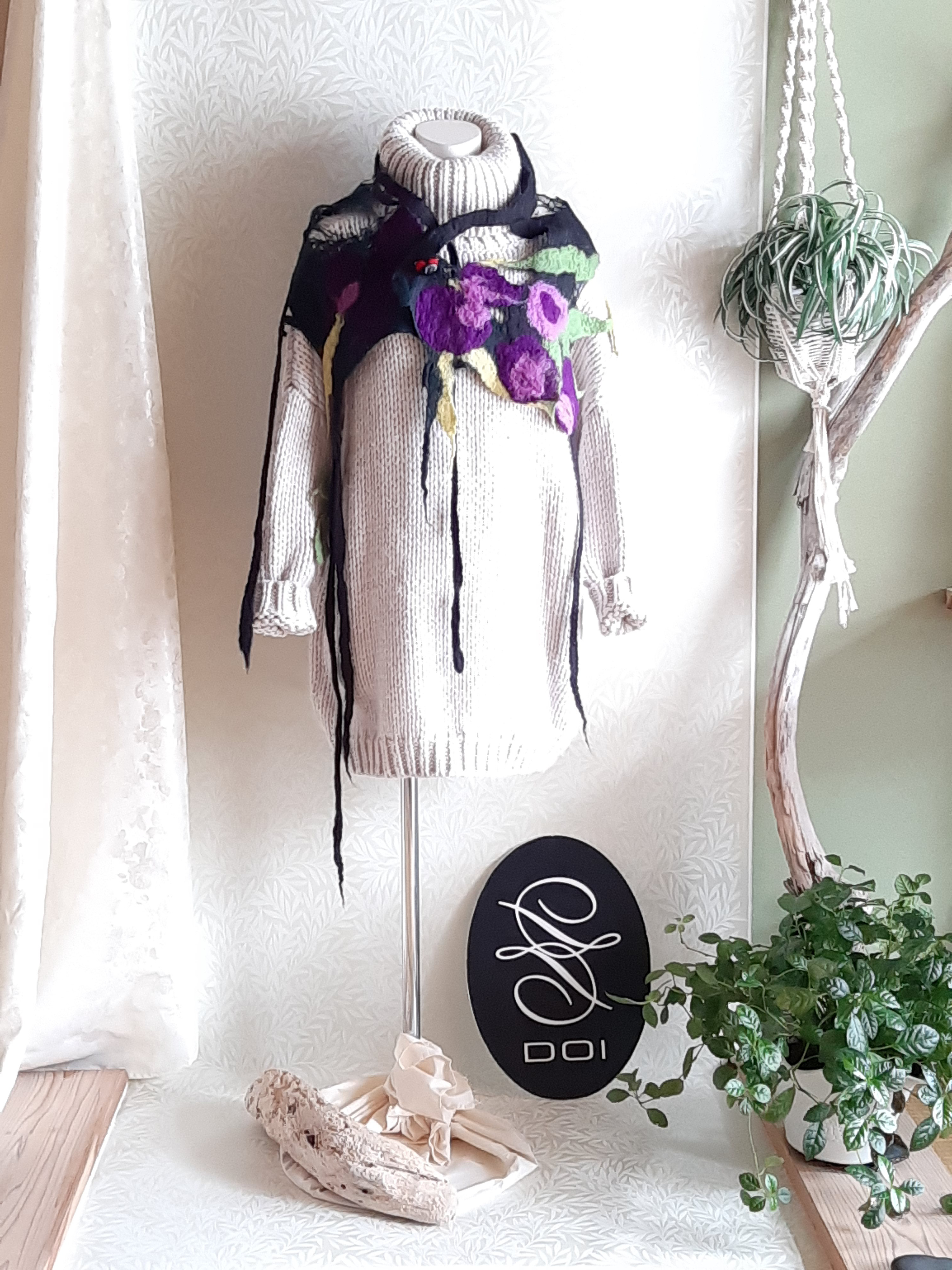 s11　ウール１００%　フェルトデザインスカーフ