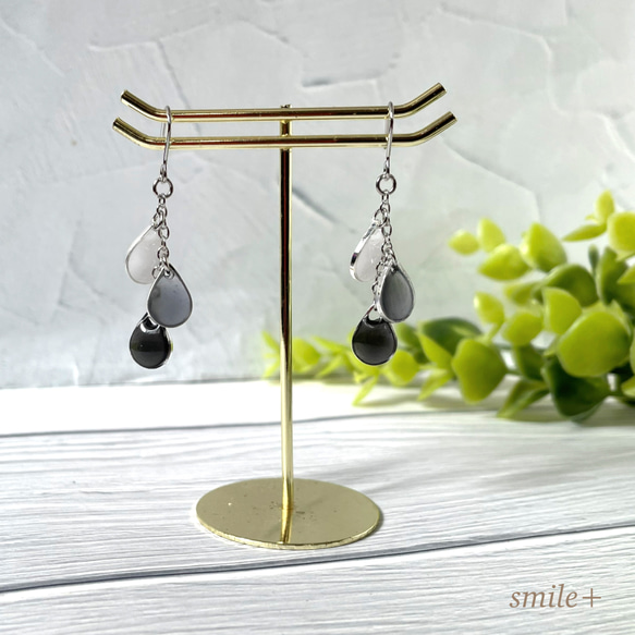 モノトーングラデーション小さな雫 ピアス / イヤリング ピアス 