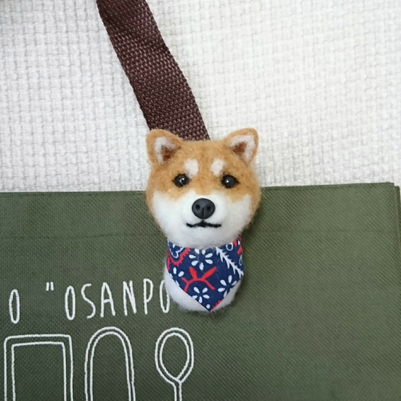 羊毛フェルト 柴犬 ☆ ブローチ 羊毛フェルト ☆リス☆ 通販｜Creema  