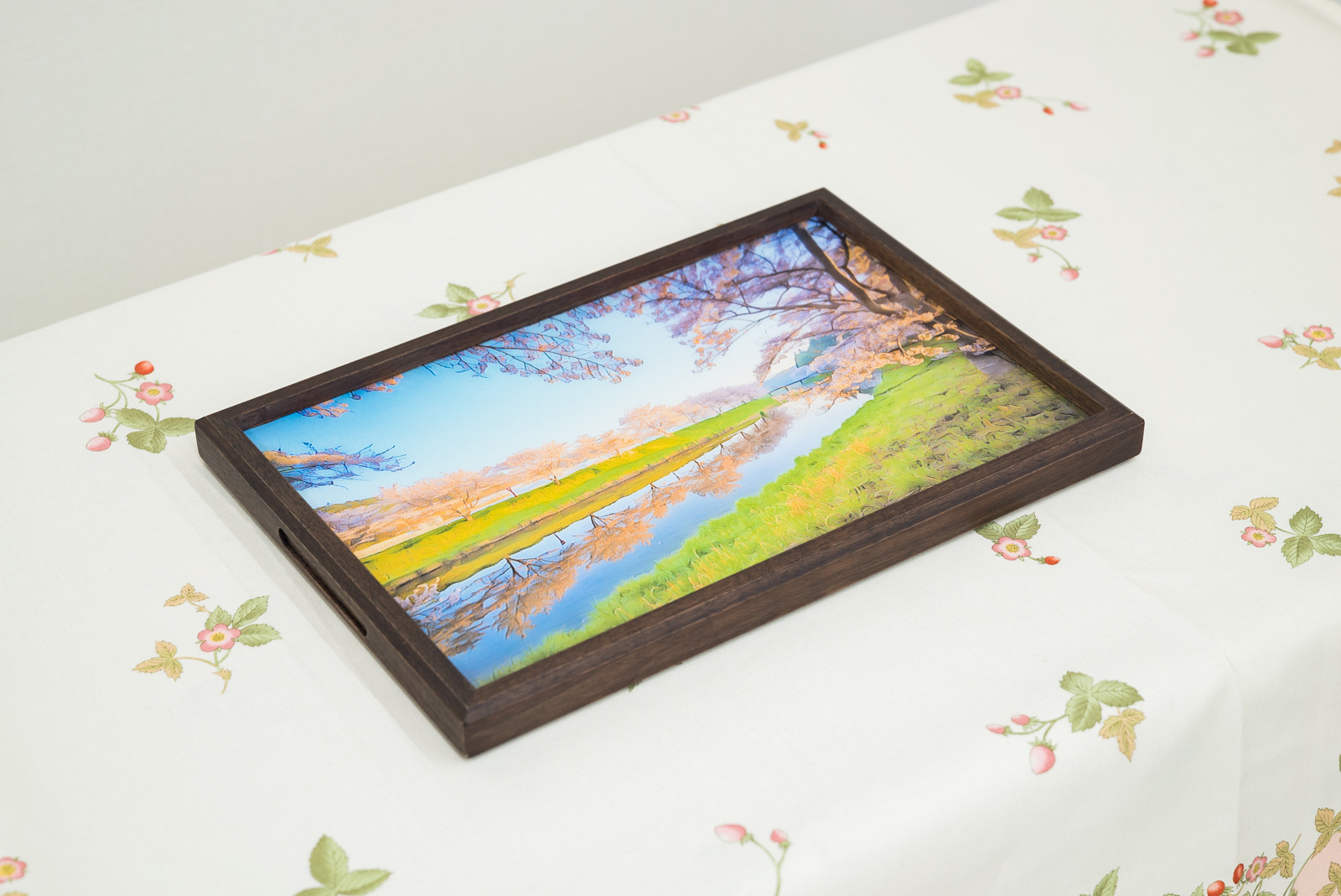 送料無料♪　自然の景色を食卓に添えて♪　飾って使えるお盆　トレイ　D005(宇陀川桜並木)