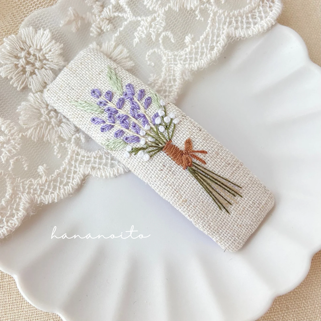 ラベンダーカラーのふわふわ薔薇刺繍5センチパッチンピン ラベンダーカラーのふわふわ薔薇刺繍5センチパッチンピン