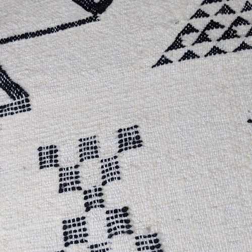 【特別価格】キリムモロッコベルベルプフ ホワイト -No.2 特別価格】キリムモロッコベルベルプフ ホワイト -No.2