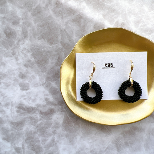 マットブラックビーズ チューブクロッシェピアス ピアス（フック 