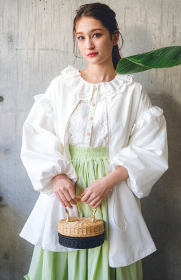 美品OBLIフリルブルゾン OBLI フリルブルゾン 新品タグ付き ブラック フリーサイズ OBLI フリル