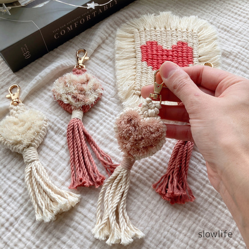 ふわモコハートキーホルダー マクラメ ハートキーホルダー