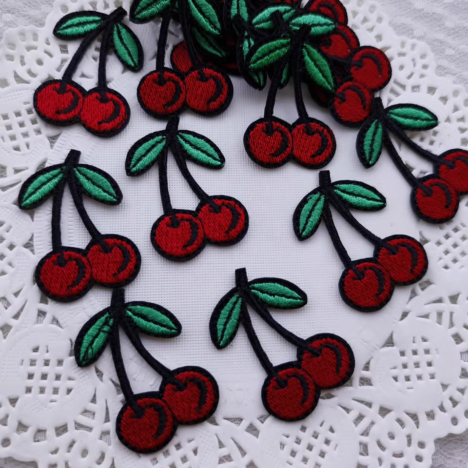 30枚いり 高品質 さくらんぼ 刺繍 モチーフ ハンドメイドパーツ